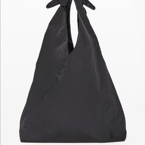 Lululemon 20L Cross it Off Tote (Barry’s collab)